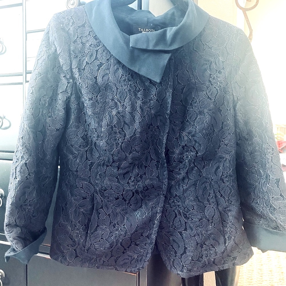 NEW! TALBOTS DARK NAVY LACE CROPPED BLAZER